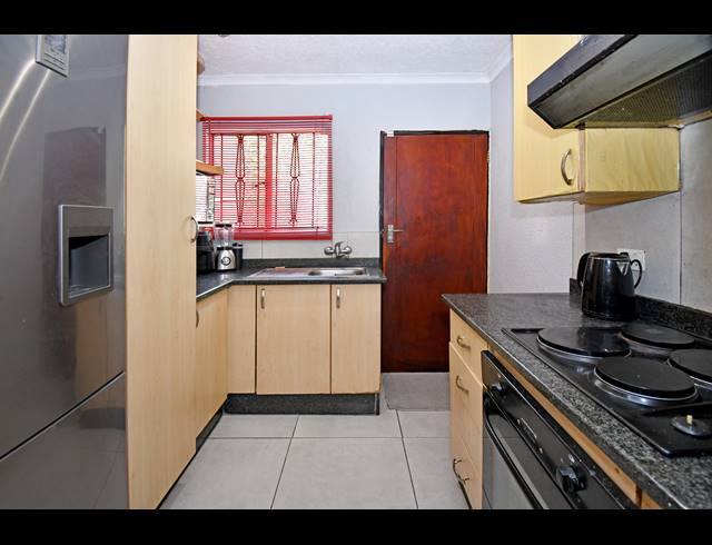 3 BEDROOM HOUSE FOR SALE IN LOMBARDY EAST